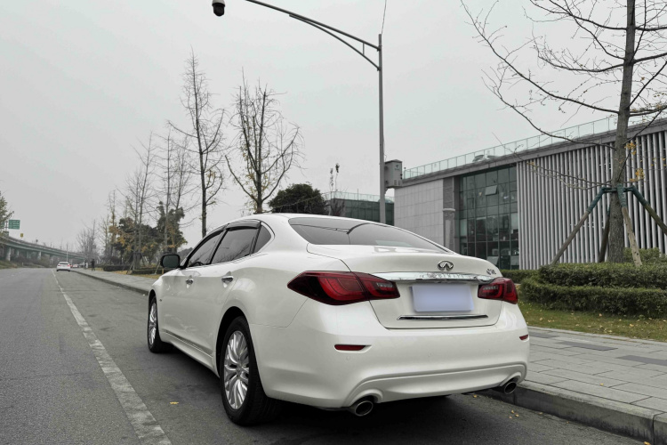 英菲尼迪Q70 2019款 Q70L 2.0T 精英版 PLUS车身外观6004