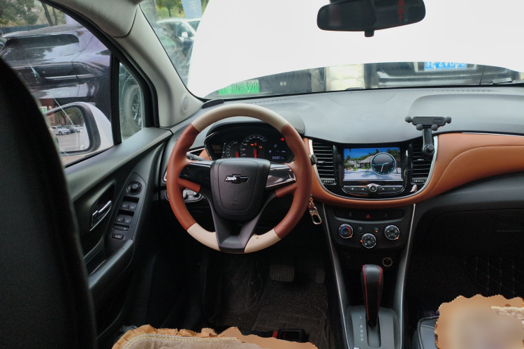 雪佛兰 创酷 2018款 330T 自动两驱精英型中控内饰13