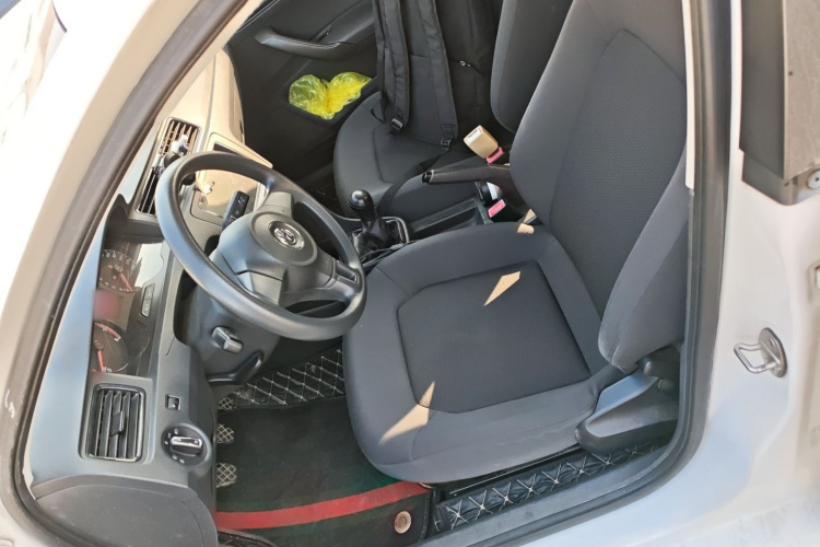 大众 桑塔纳 2015款 1.6L 手动风尚版中控内饰19