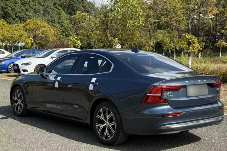 沃尔沃S60 2023款 B4 智逸豪华版车身外观6006