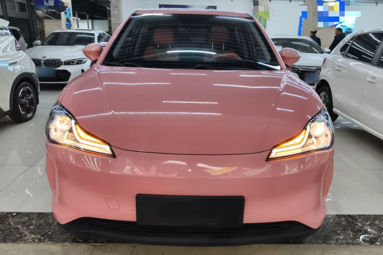 哪吒汽车 哪吒V 2021款 魔女版车身外观2