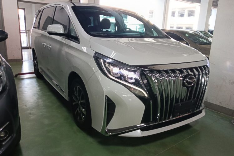 广汽传祺 传祺M8 2023款 领秀系列 390T 豪华版车身外观3