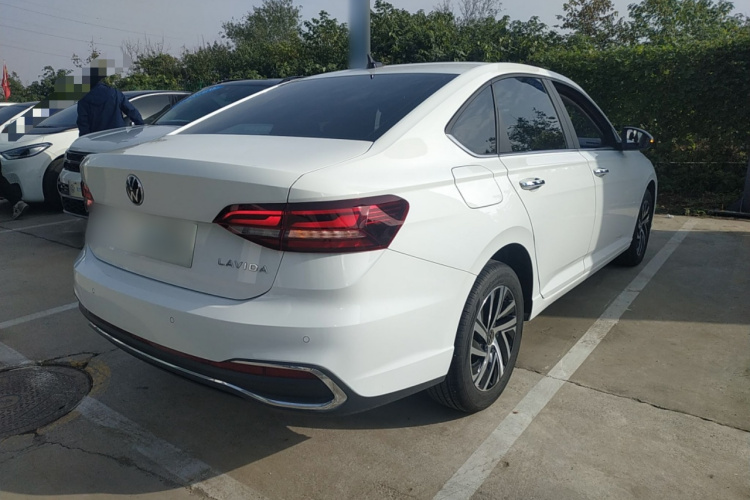 大众 朗逸 2024款 1.5L 自动五百万版车身外观7