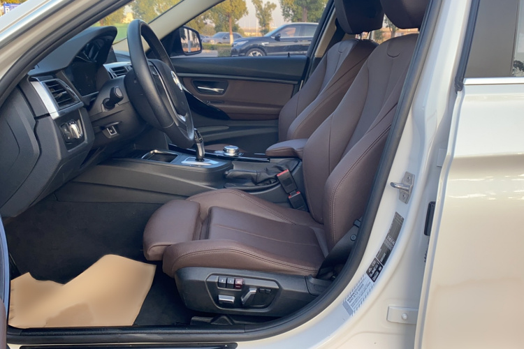 宝马3系 2019款 320Li xDrive 时尚型中控内饰7001