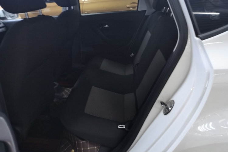 大众 Polo 2016款 1.4L 自动风尚型中控内饰21