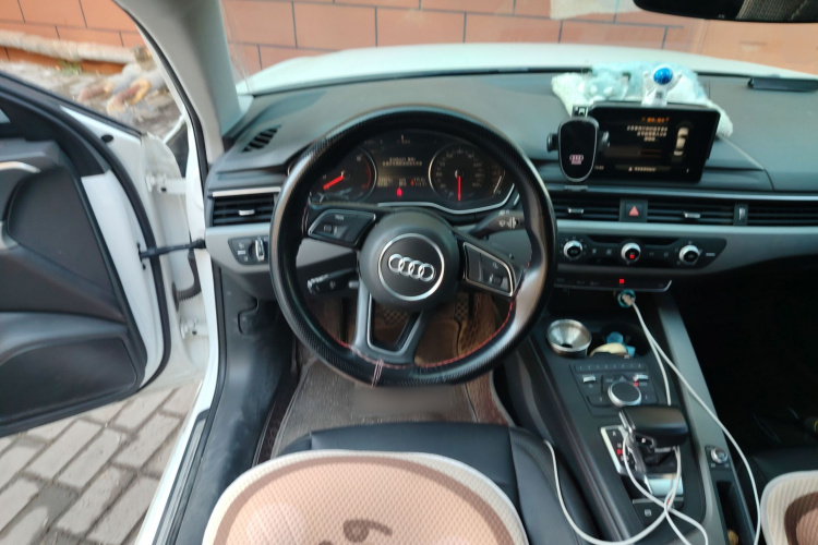 奥迪A4L 2019款 40 TFSI 进取型 国VI中控内饰13