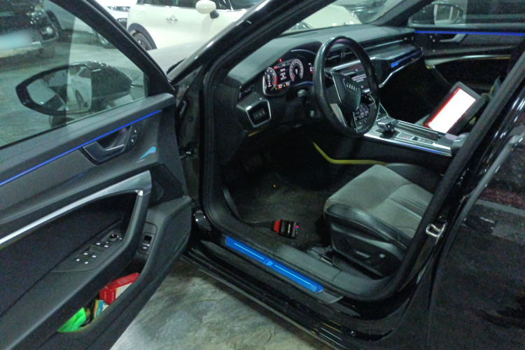 奥迪A6L 2022款 45 TFSI quattro 臻选动感型中控内饰7003