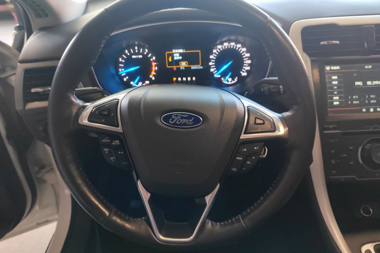 福特 蒙迪欧 2013款 1.5L GTDi180时尚型中控内饰13