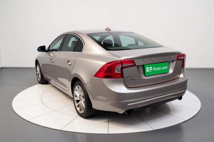 沃尔沃S60 2015款 S60L 2.0T 智远版车身外观5