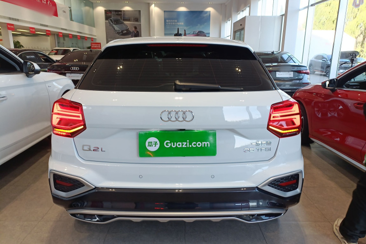 奥迪Q2L 2023款 35TFSI 时尚致雅型车身外观6