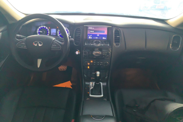 英菲尼迪QX50 2015款 2.5L 悦享版中控内饰12