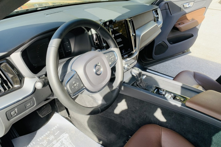 沃尔沃XC60 2021款 T5 四驱智逸豪华版中控内饰7005