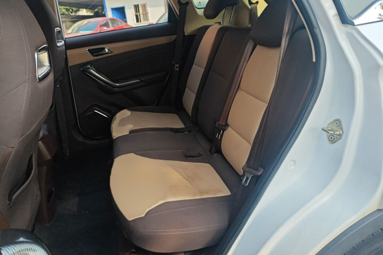 猎豹汽车 猎豹CS9 2017款 1.5L CVT舒适型中控内饰21