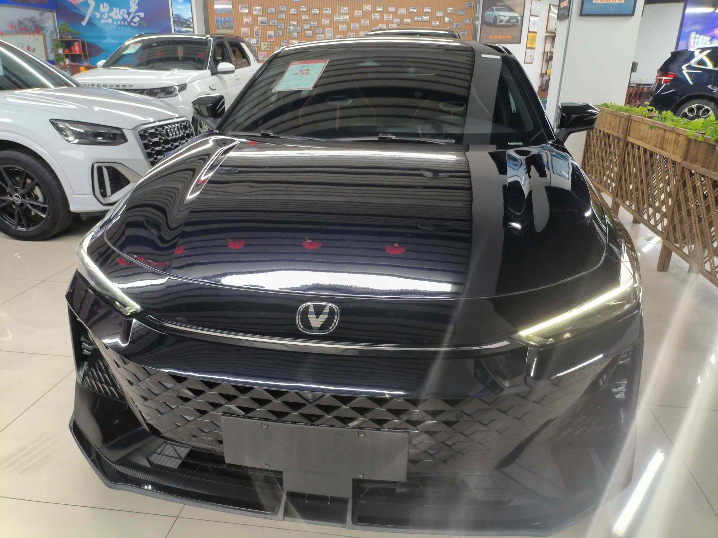 长安UNI-V 2024款 1.5T 尊贵运动型(1)