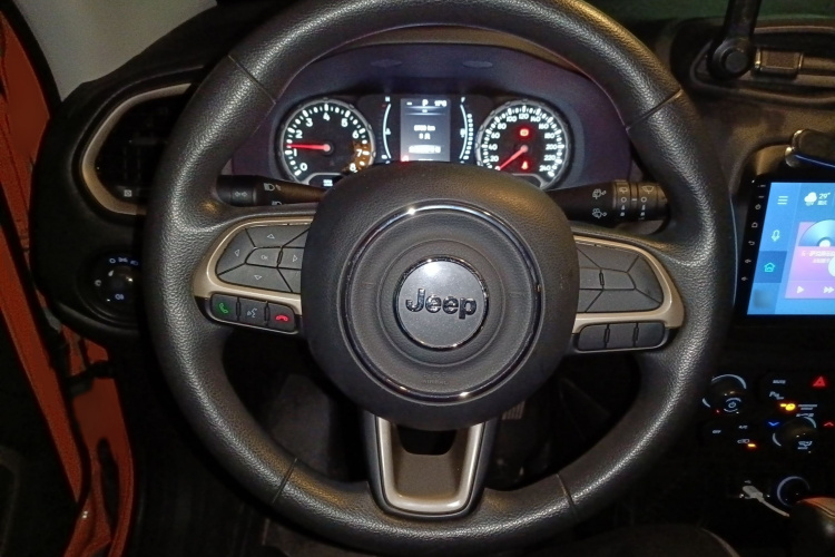 Jeep 自由侠 2018款 互联大屏版 180T 自动高能版局部细节13