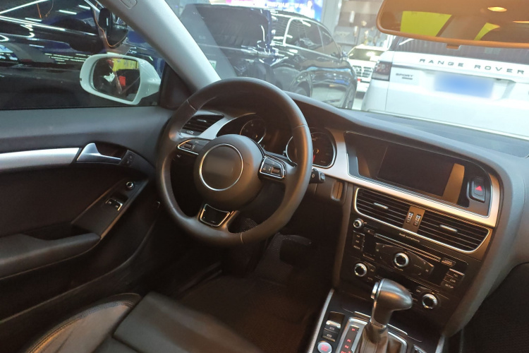 奥迪A5 2016款 Coupe 45 TFSI 舒适型中控内饰13