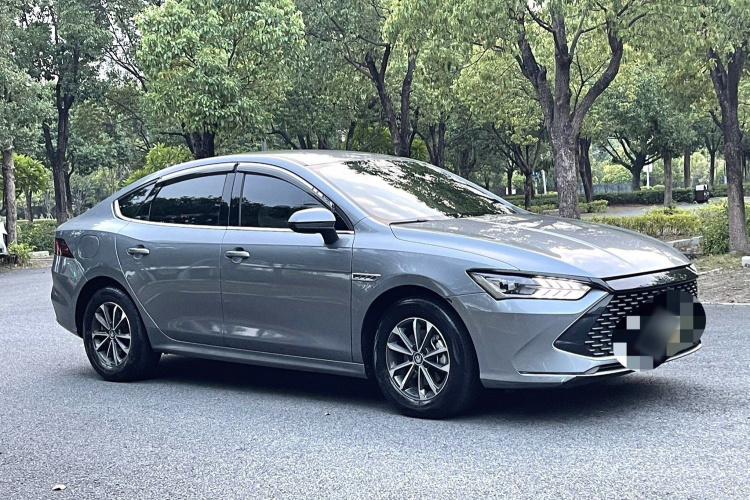 比亚迪 秦PLUS 2023款 冠军版 DM-i 55KM领先型车身外观6005