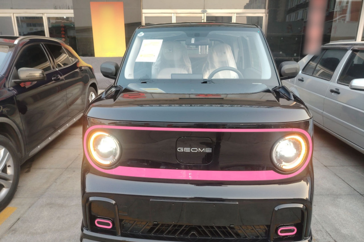 吉利银河 2025款 210km 熊猫卡丁车身外观2