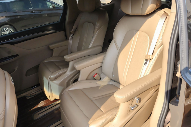 别克GL8 2020款 ES陆尊 653T 豪华型中控内饰21