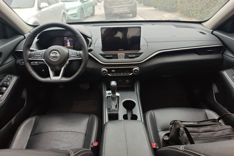 日产 天籁 2019款 2.0L XL 舒适版中控内饰12