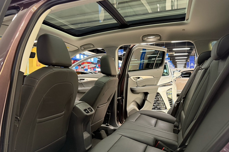 别克 2024款 昂科威Plus 28T 四驱尊享版中控内饰7005