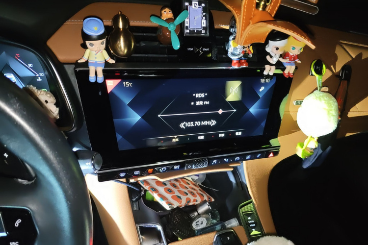 DS 7 2018款 45THP 里沃利先锋版局部细节16