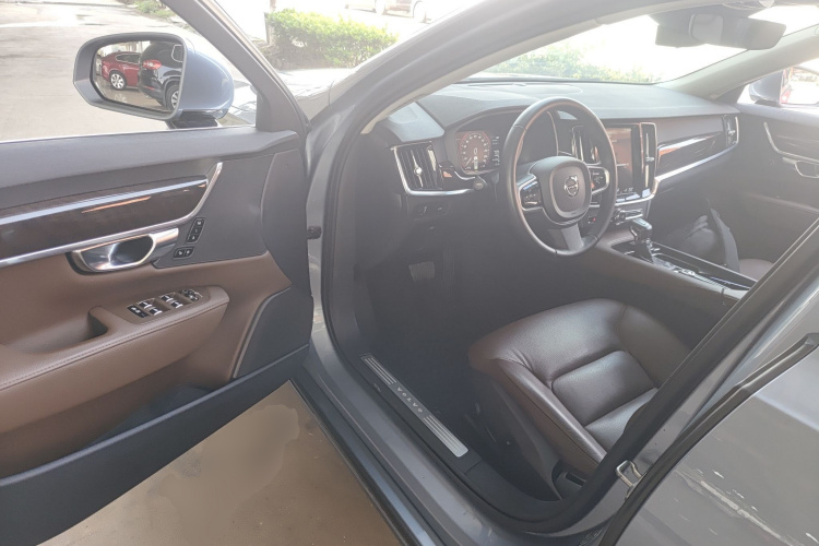 沃尔沃S90 2018款 T4 智远版中控内饰7003