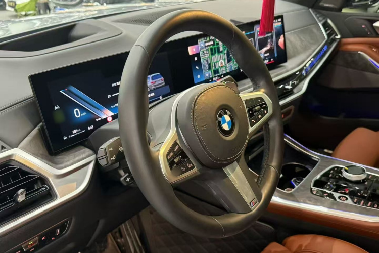 宝马X7 2023款 xDrive40i 尊享型M运动套装中控内饰7005
