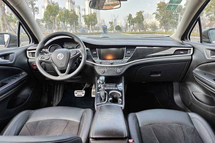 别克 威朗 2015款 三厢 20T 双离合精英型中控内饰7004