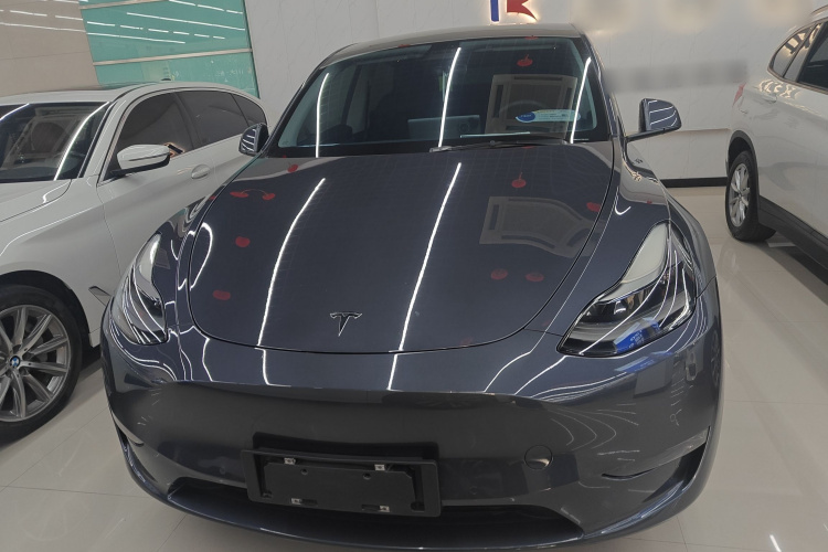 特斯拉 Model Y 2021款 标准续航后驱版车身外观2