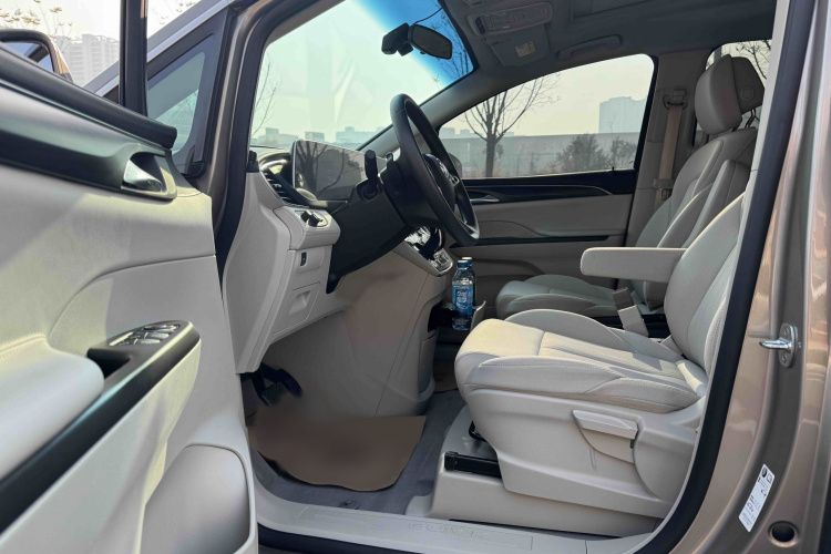 别克GL8 2023款 ES陆尊 舒适型中控内饰7003