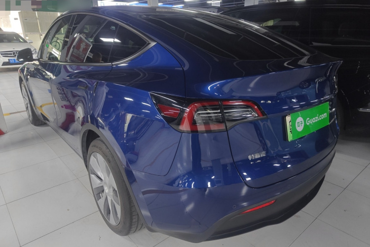 特斯拉 Model Y 2021款 标准续航后驱版车身外观4