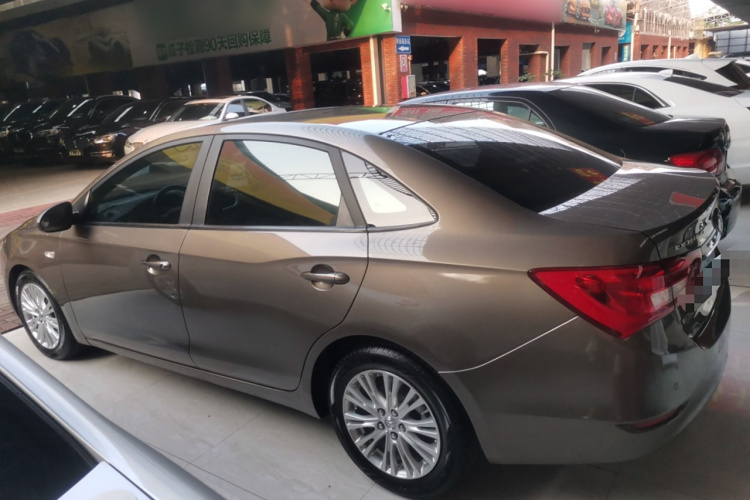 别克 英朗 2015款 18T 双离合豪华型车身外观4