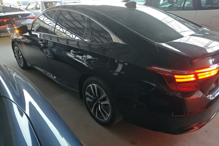 本田 英仕派 2022款 锐·混动 2.0L 净雅版车身外观4