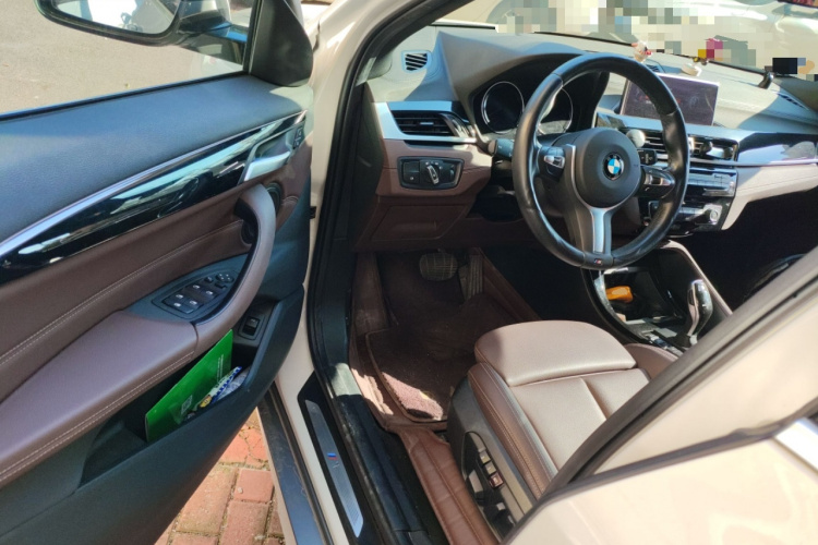 宝马X2 2020款 sDrive25i 领先型M越野套装中控内饰20