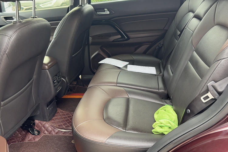 广汽传祺 传祺GS4 2017款 235T 自动两驱豪华智联版中控内饰7001