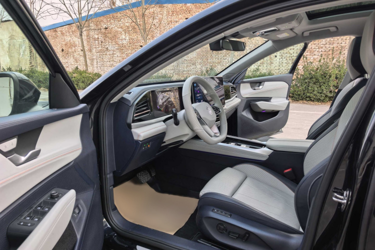 大众 帕萨特 2025款 Pro 380TSI 星空龙运版中控内饰7002