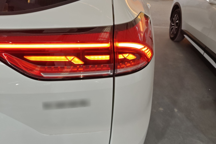 哈弗H6 2023款 国潮版 1.5T 自动都市版车身外观9