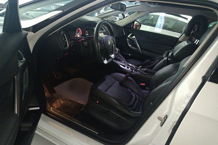 DS 5 2014款 1.6T 豪华版THP160中控内饰7003