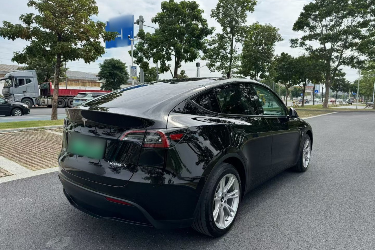 特斯拉 Model Y 2022款 改款 后轮驱动版车身外观6006