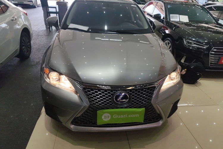 雷克萨斯CT 2020款 CT200h 精英版 单色车身外观2