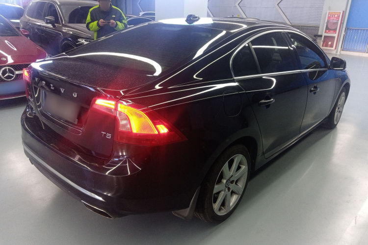 沃尔沃S60 2017款 S60L T5 智驭版车身外观6005