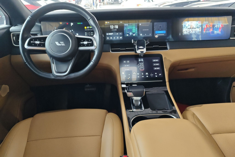 理想汽车 理想ONE 2021款 增程6座版中控内饰12