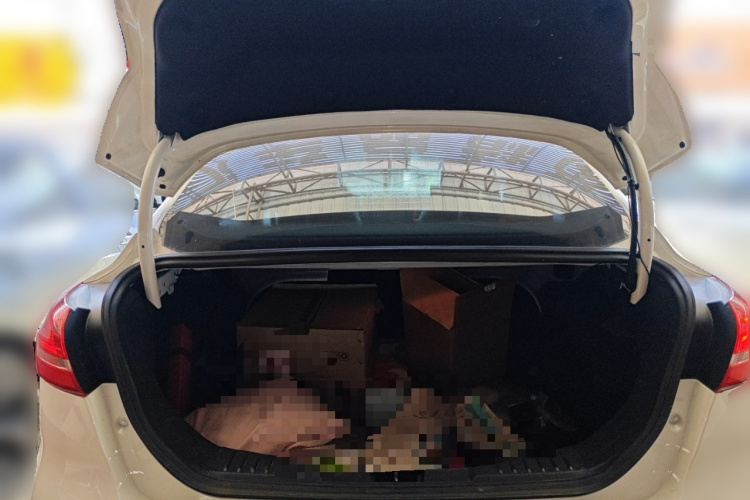 福特 福克斯 2015款 三厢 1.6L 自动舒适型中控内饰23