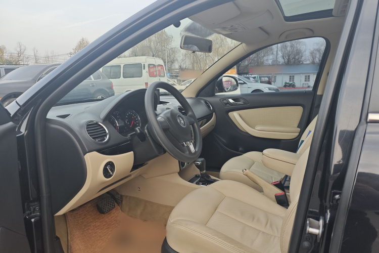 大众 朗逸 2011款 1.6L 自动品雅版中控内饰7002