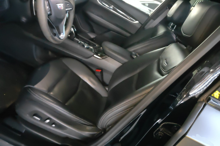 凯迪拉克XT6 2020款 28T 七座豪华运动型至享安全版中控内饰19