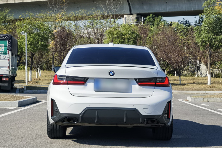 宝马3系 2023款 325Li M运动曜夜套装车身外观6005