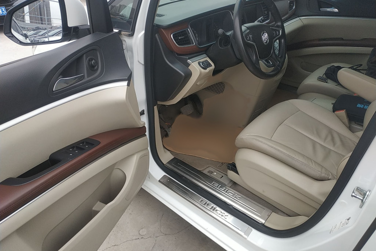 别克GL8 2018款 28T 豪华型 国VI中控内饰7003