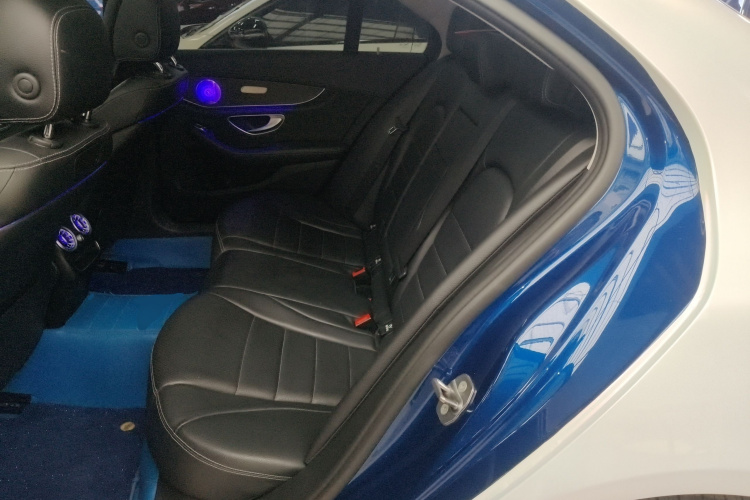 奔驰C级 2019款 C 260 L 运动版中控内饰7004