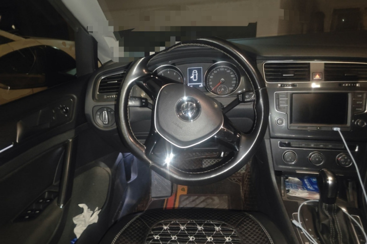 大众 高尔夫 2017款 1.6L 自动舒适百万辆纪念版中控内饰13